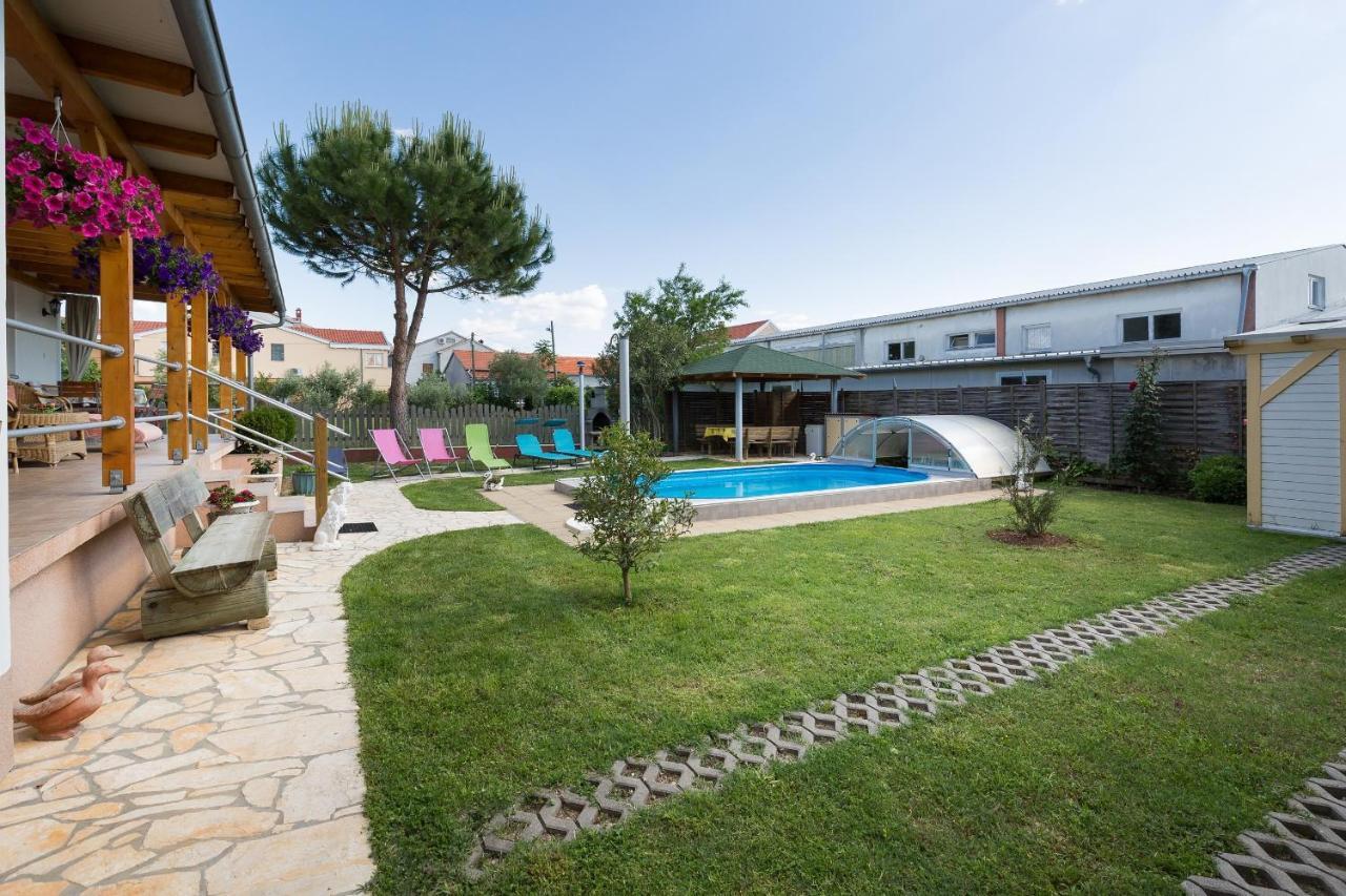 Apartment Twisting By The Private Pool Zadar Buitenkant foto