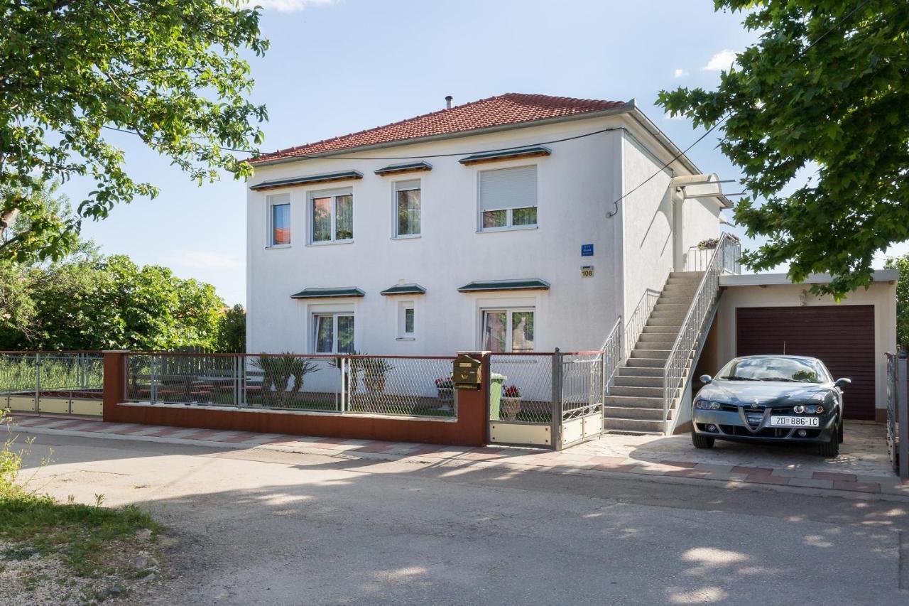 Apartment Twisting By The Private Pool Zadar Buitenkant foto